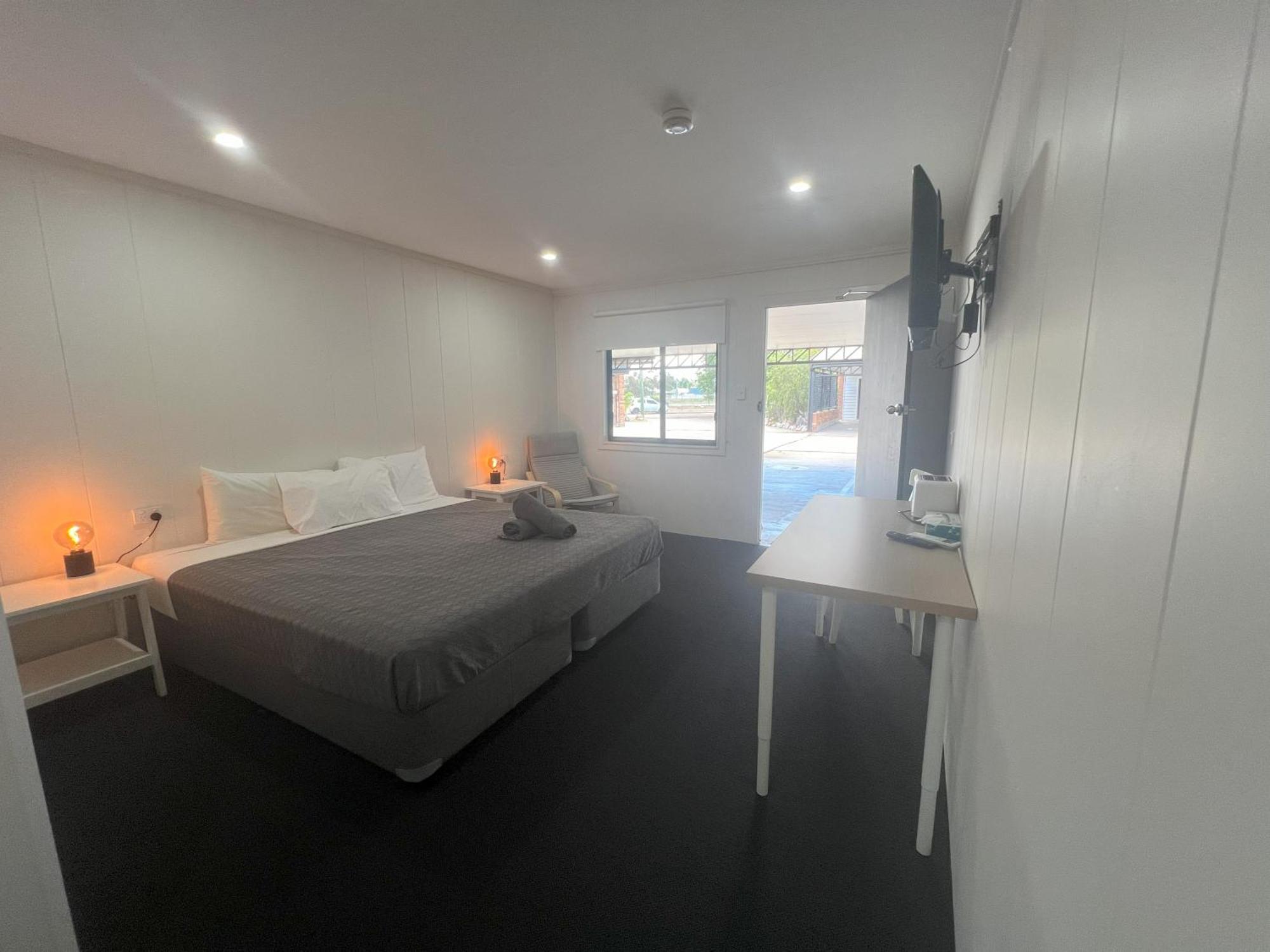 Abajaz Motel-Central-King Bed-Shaded Parking Longreach Exterior foto